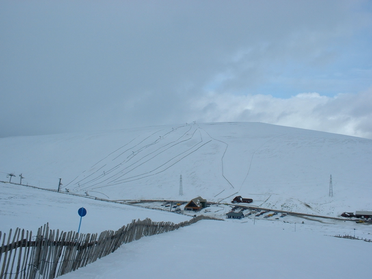 Lecht Ski and Activity Centre